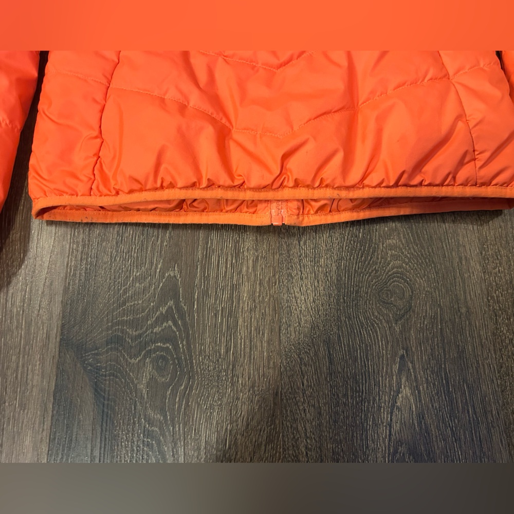 North Face Lightweight Waterproof Jacket - Picture 3 of 5
